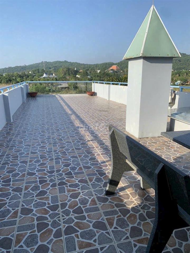BÁN/ CHO THUÊ NHÀ NGUYÊN CĂN KHANG TRANG Ở PHÚ QUỐC