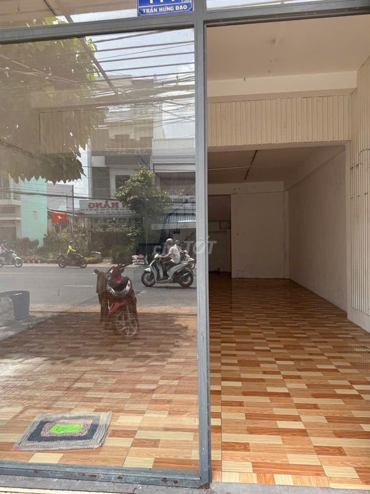 NHÀ MẶT TIỀN 1 TRỆT 1 LẦU – THUẬN TIỆN KINH DOANH HOẶC LÀM VĂN PHÒNG