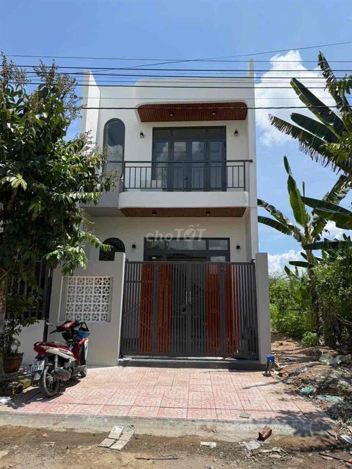 Nhà 1trệt 1 lầu Long Hồ Vĩnh Long