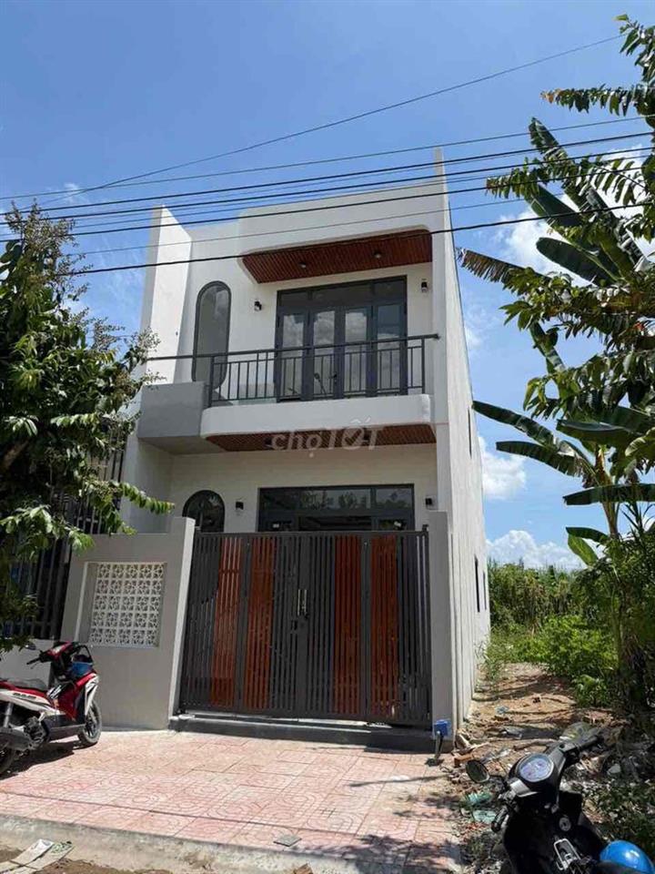 Nhà 1trệt 1 lầu Long Hồ Vĩnh Long