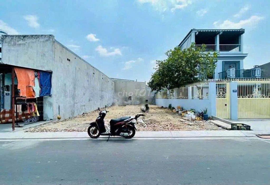 VỢ CHỒNG LY HÔN NÊN ĐỂ LẠI LÔ ĐẤT 200M2/180TRIEU