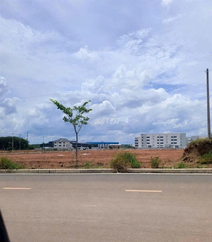 VỢ CHỒNG LY HÔN NÊN ĐỂ LẠI LÔ ĐẤT 200M2/180TRIEU