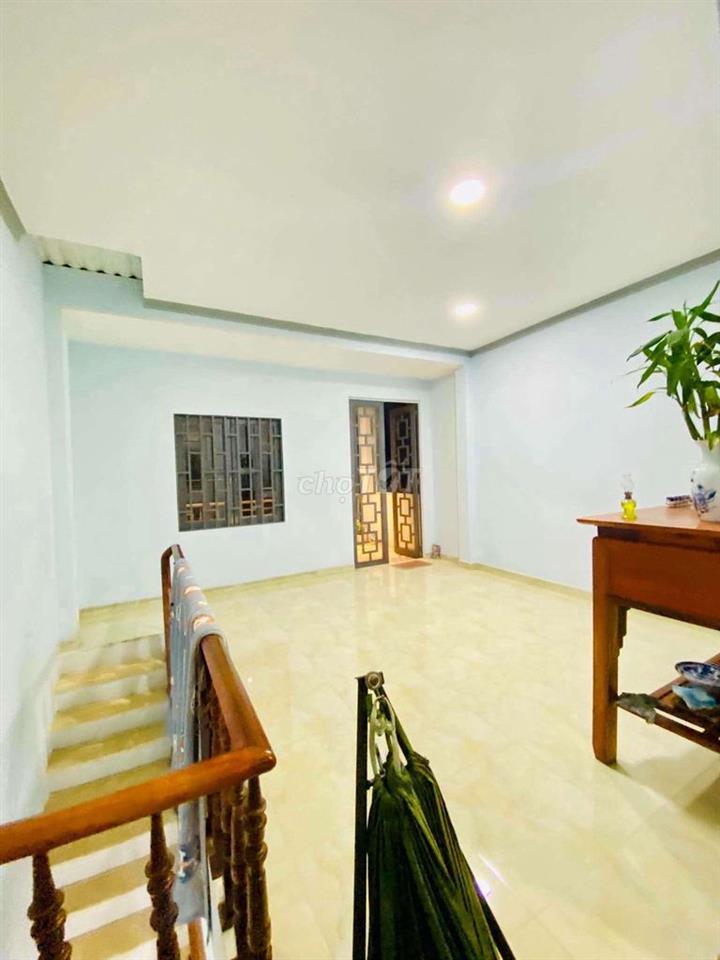 Nhà 1 Trệt 2 Lầu - Ở Ngay - Cần Bán Nhanh Giá Tốt