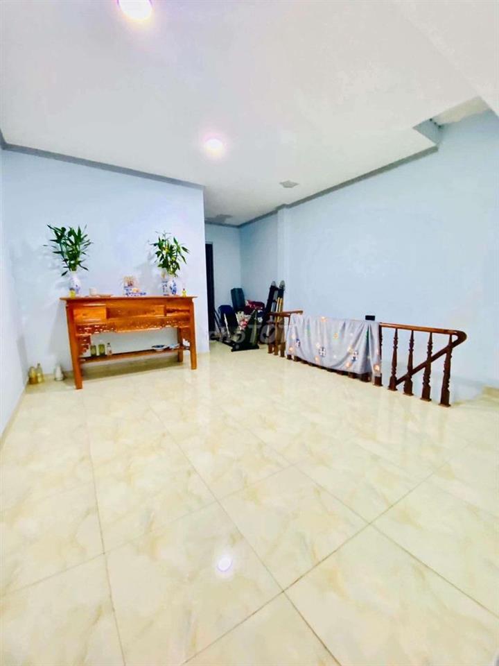 Nhà 1 Trệt 2 Lầu - Ở Ngay - Cần Bán Nhanh Giá Tốt