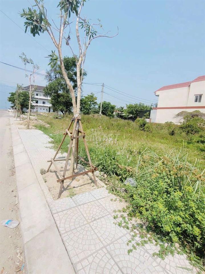 Siêu hiếm 3 mặt tiền trung tâm Lăng Cô