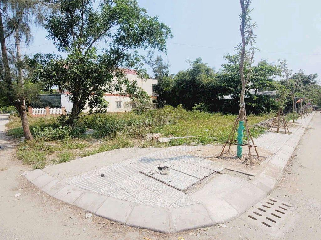 Siêu hiếm 3 mặt tiền trung tâm Lăng Cô