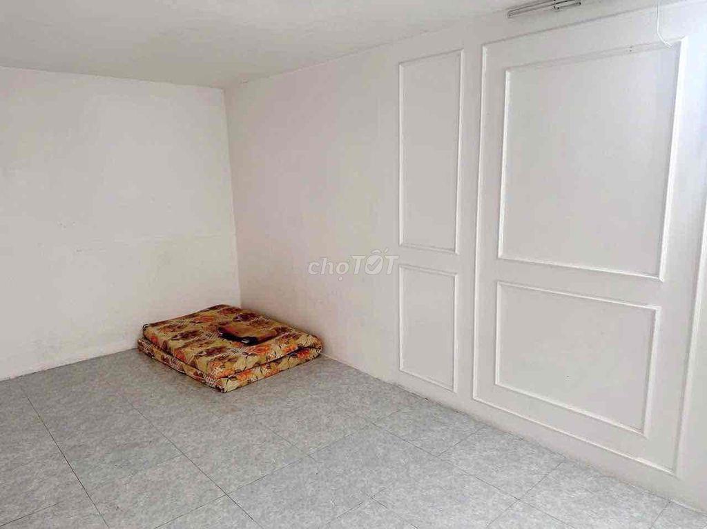 Cho thuê nhà Nguyên Căn mặt tiền Chợ giá rẽ.
