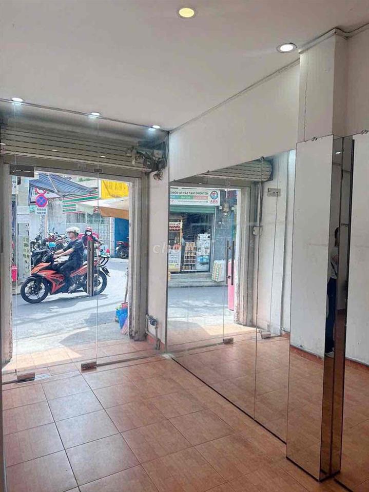 Cho thuê nhà Nguyên Căn mặt tiền Chợ giá rẽ.