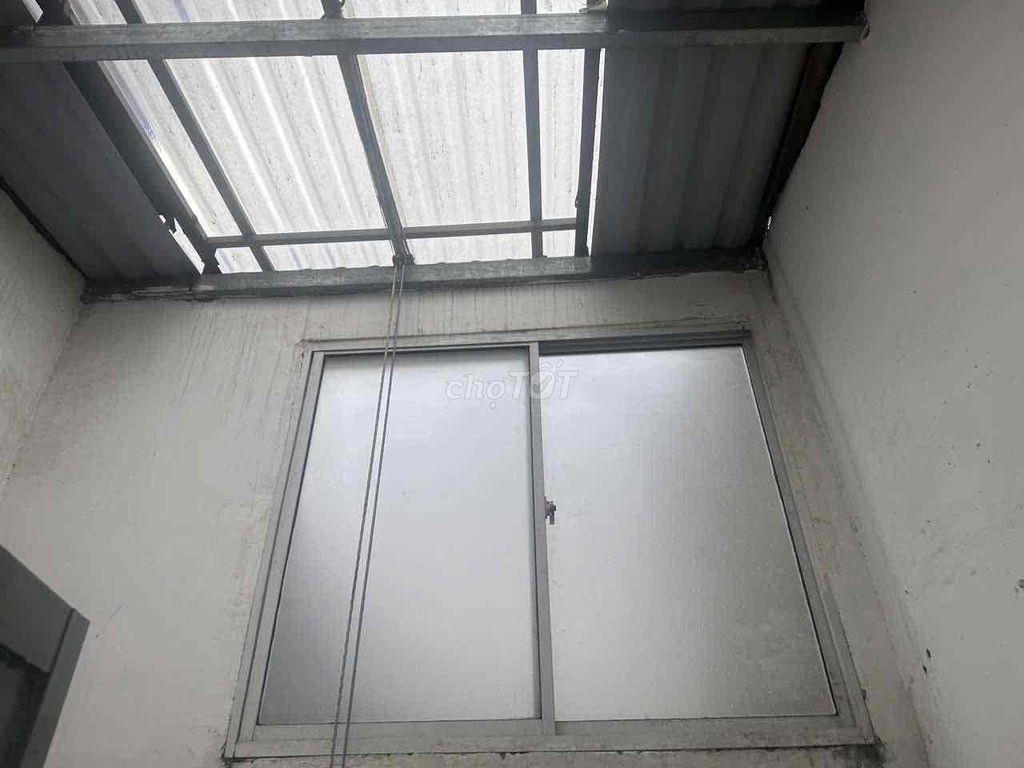 Cho thuê nhà Nguyên Căn mặt tiền Chợ giá rẽ.