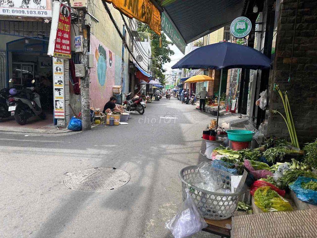 Cho thuê nhà Nguyên Căn mặt tiền Chợ giá rẽ.