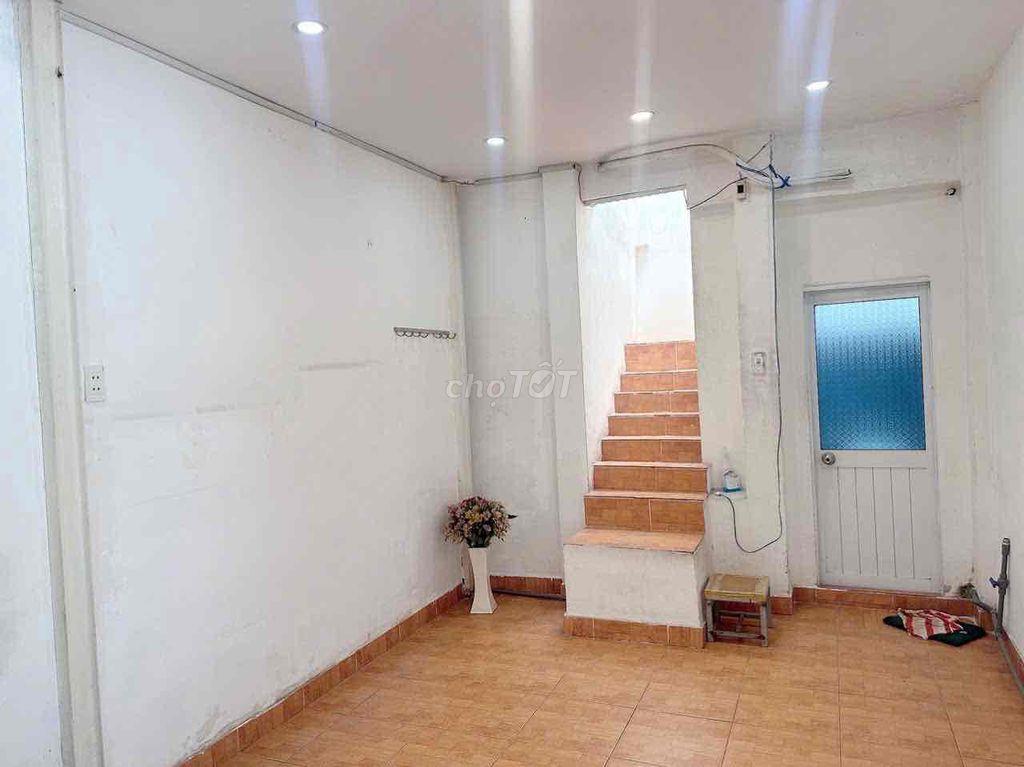 Cho thuê nhà Nguyên Căn mặt tiền Chợ giá rẽ.