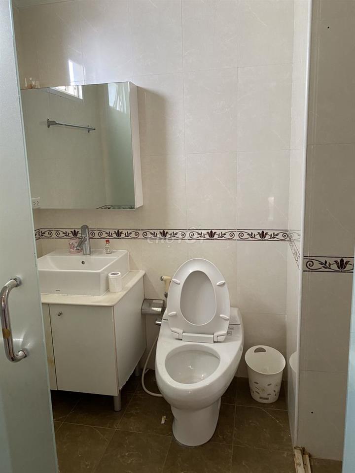 CHO THUÊ CĂN HỘ THE FLEMINGTON QUẬN 11 – 100M² (3PN - 2WC) – GIÁ 15TR