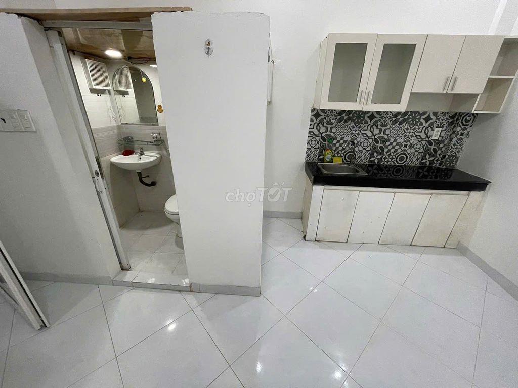PHÒNG TRỐNG nhay TRET Ở LIỀN ! ĐUONG 36 Linh đông giá 2,6 trieu