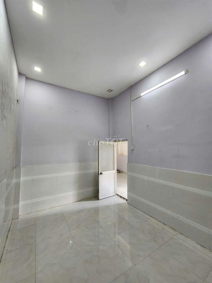 Bán đất ở kèm nhà cấp 4 - Bến Lức, Long An cũ