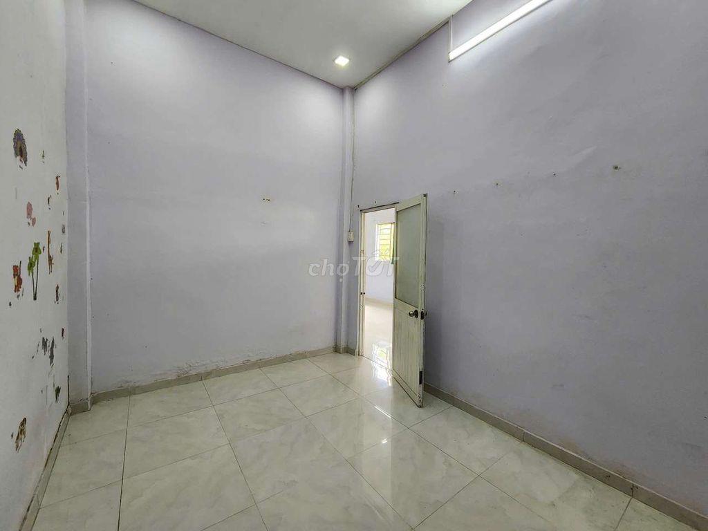 Bán đất ở kèm nhà cấp 4 - Bến Lức, Long An cũ
