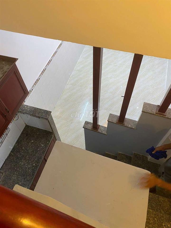 CHO THUÊ NHÀ HẺM 147/ LÊ ĐÌNH CẨN, 1 TRỆT 2 LẦU 2 PHÒNG, 3 TOILET.