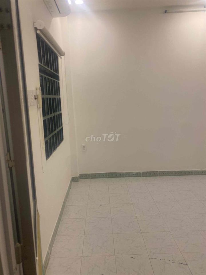 Nhà cho thuê tầng 1 giá 9tr