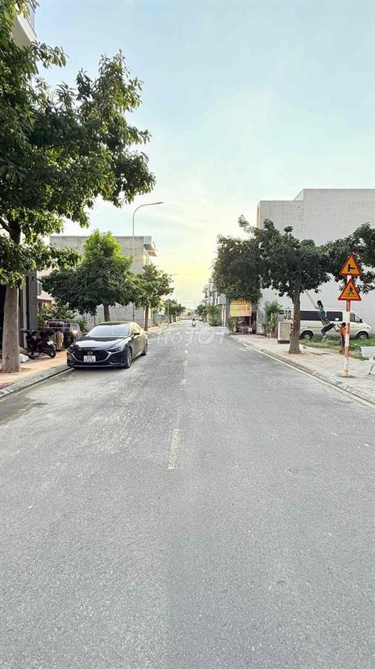 Bán nhà phố giá rẻ