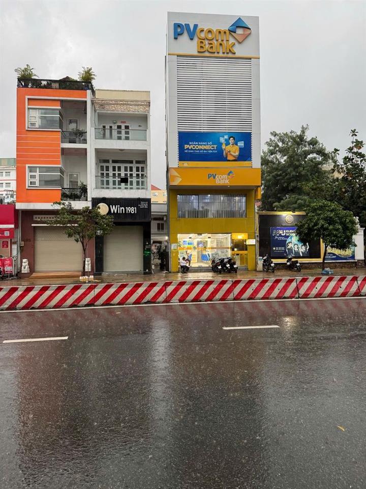 CHO THUÊ NHÀ GÓC 3MT LẠC LONG QUÂN P.HÒA BÌNH, 4x13M 1 TRỆT LỬNG 2 LẦU
