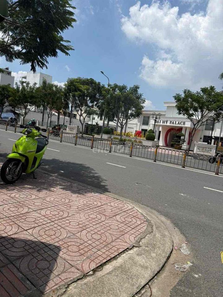 Cho thuê nguyên căn nhà hẻm lý chiêu hoàng phường 10 quận 6 cũ