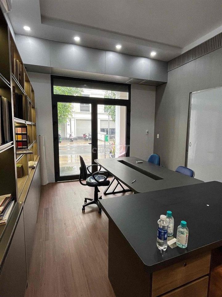 CHO THUÊ VĂN PHÒNG – THE MANHATTAN GLORY, VINHOMES GRAND PARK