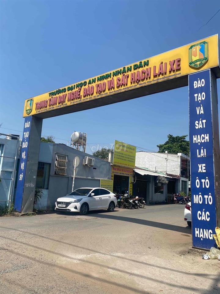 phòng trọ gần  đường lộ lớn , trường học cách ga mêtrô 500m