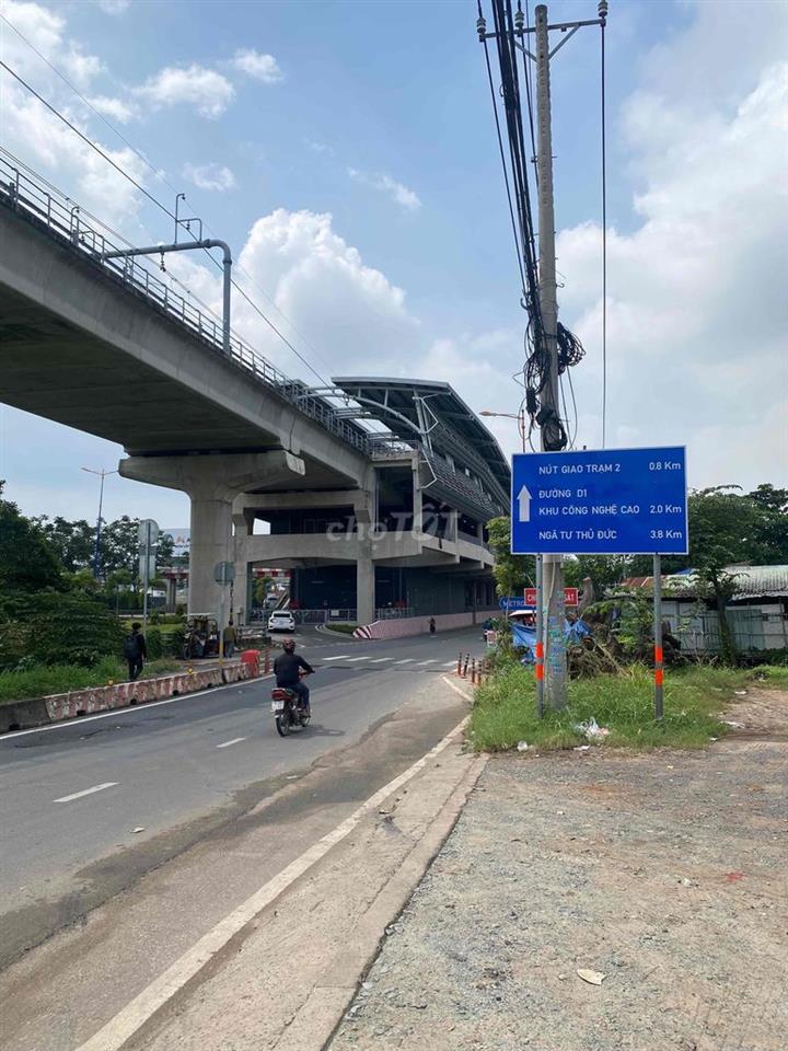 phòng trọ gần  đường lộ lớn , trường học cách ga mêtrô 500m