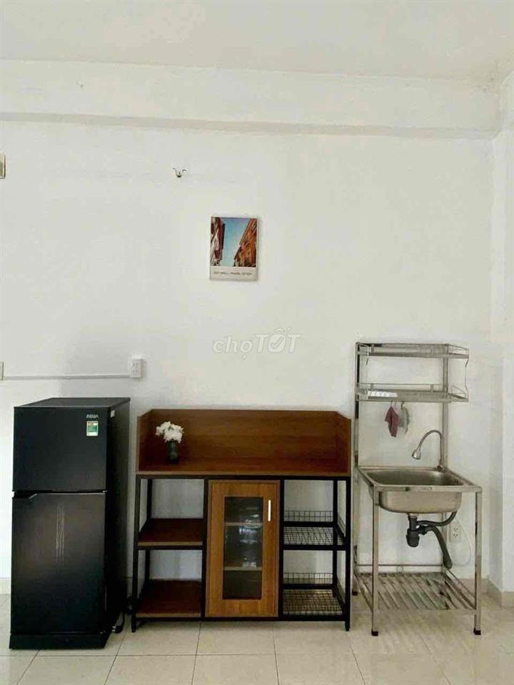 STUDIO BAN CÔNG - TRỐNG SẴN - GẦN UEH VHU