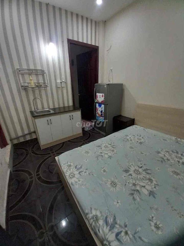 phòng full nội thất 3tr7- máy lạnh tủ lạnh - ra vào bằng vân tay