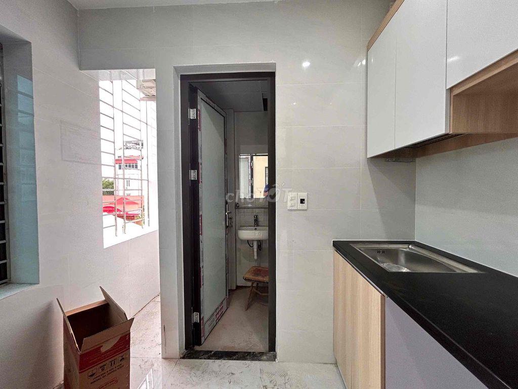 Phòng mới full nội thất gần FPT và Công Nghệ Đông Á Trịnh Văn Bô
