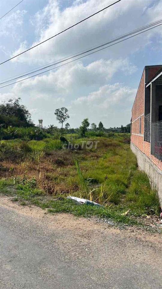 E cần bán gấp lô đất , đường quốc lộ 839 , vào đường nhựa 5m , ,ấp 4 m