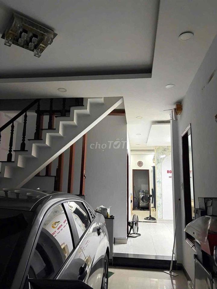 HIẾM NHÀ 3tầng đúc xe hơi ngủ nhà CHỈ 4Đ