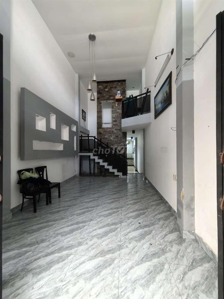 Cho thuê nhà hẻm xe hơi đường số 4