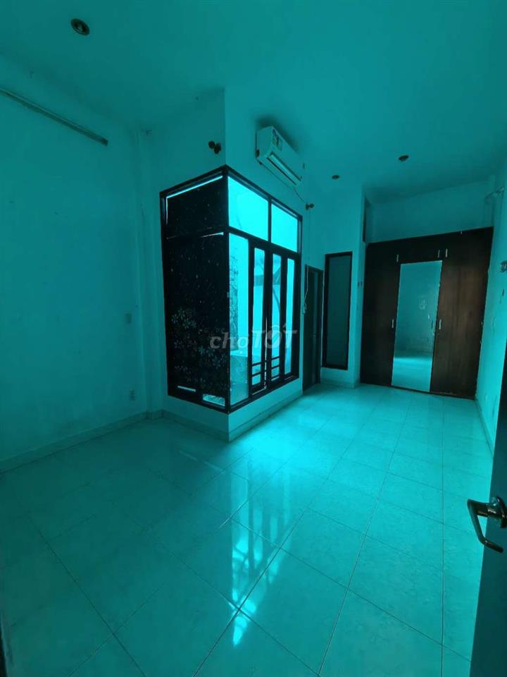 Cho thuê nhà hẻm xe hơi đường số 4