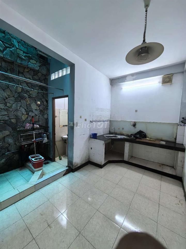 Cho thuê nhà hẻm xe hơi đường số 4