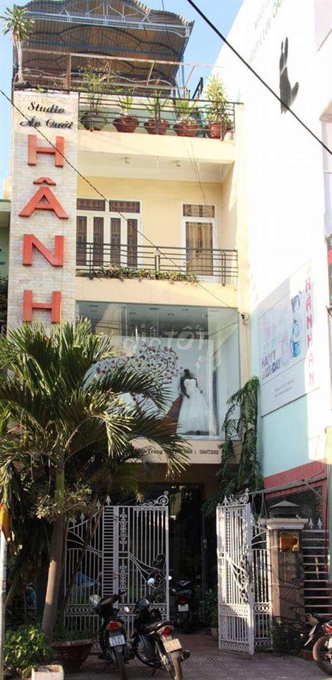 Mặt bằng kinh doanh và ở