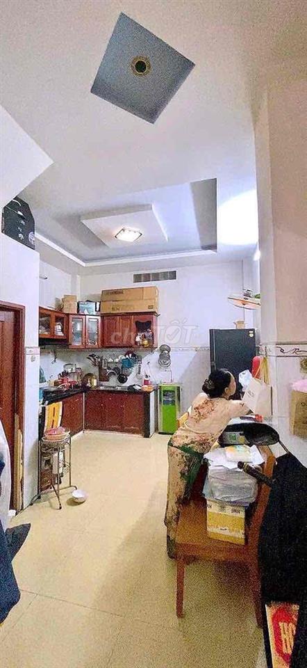 Nhà chủ bán. Hẻm 1/ Đường số 12  gần chợ Bình long 4m x12m đúc 3 tầng