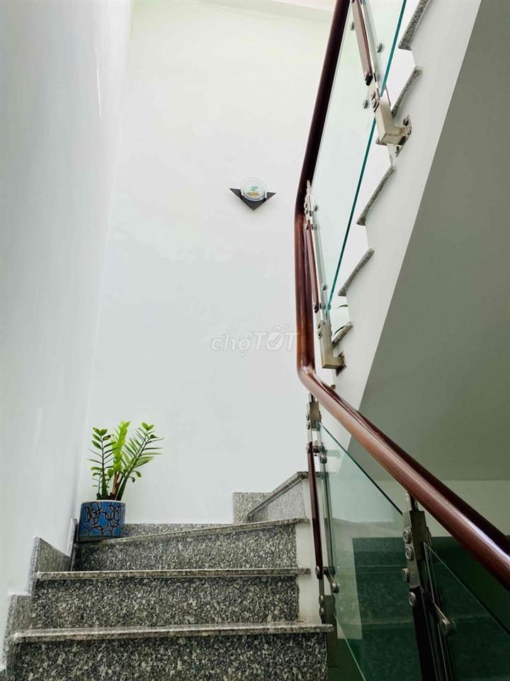 Cho thuê nhà mặt tiền Phạm Huy Thông