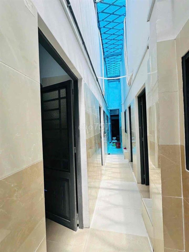 Phòng gác cao 2m gần UFM, Khu chế xuất Tân Thuận, Phú Mỹ Hưng