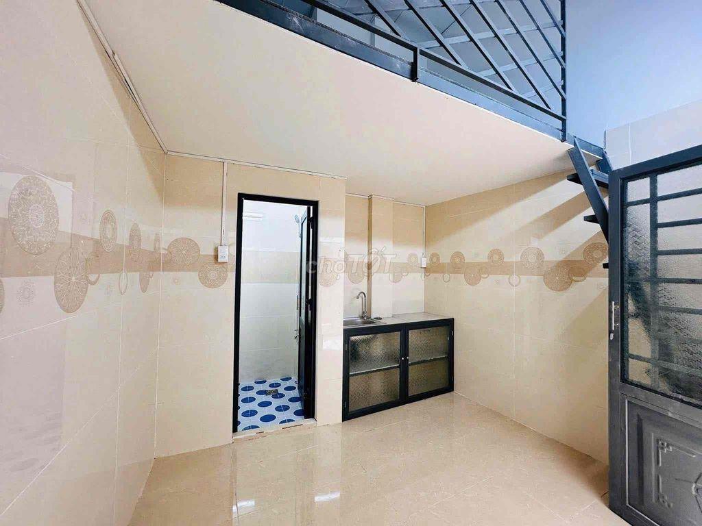 Phòng gác cao 2m gần UFM, Khu chế xuất Tân Thuận, Phú Mỹ Hưng