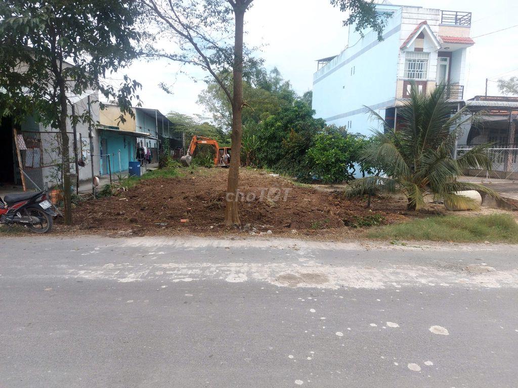 Cần bán gấp miếng đất ở tại Long An