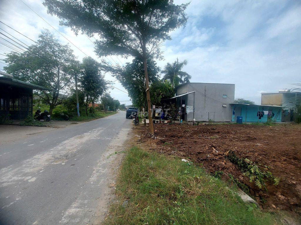 Cần bán gấp miếng đất ở tại Long An