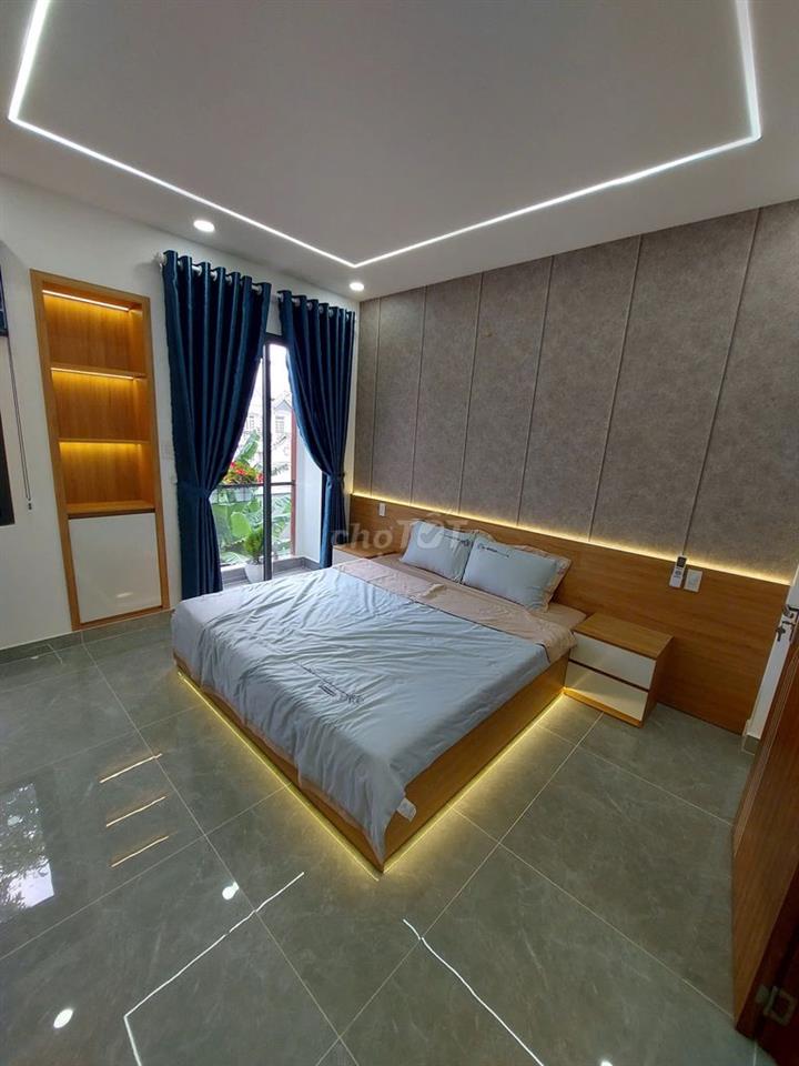 Đang ngộp cần ra đi gấp