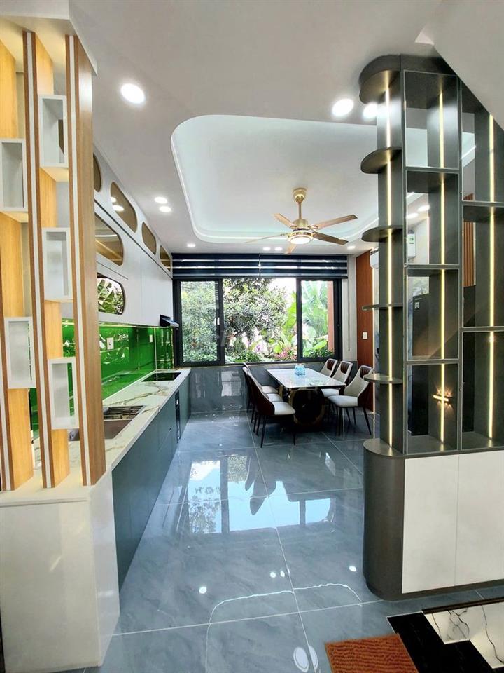 Đang ngộp cần ra đi gấp