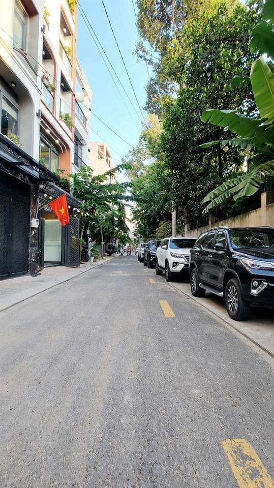 Đang ngộp cần ra đi gấp