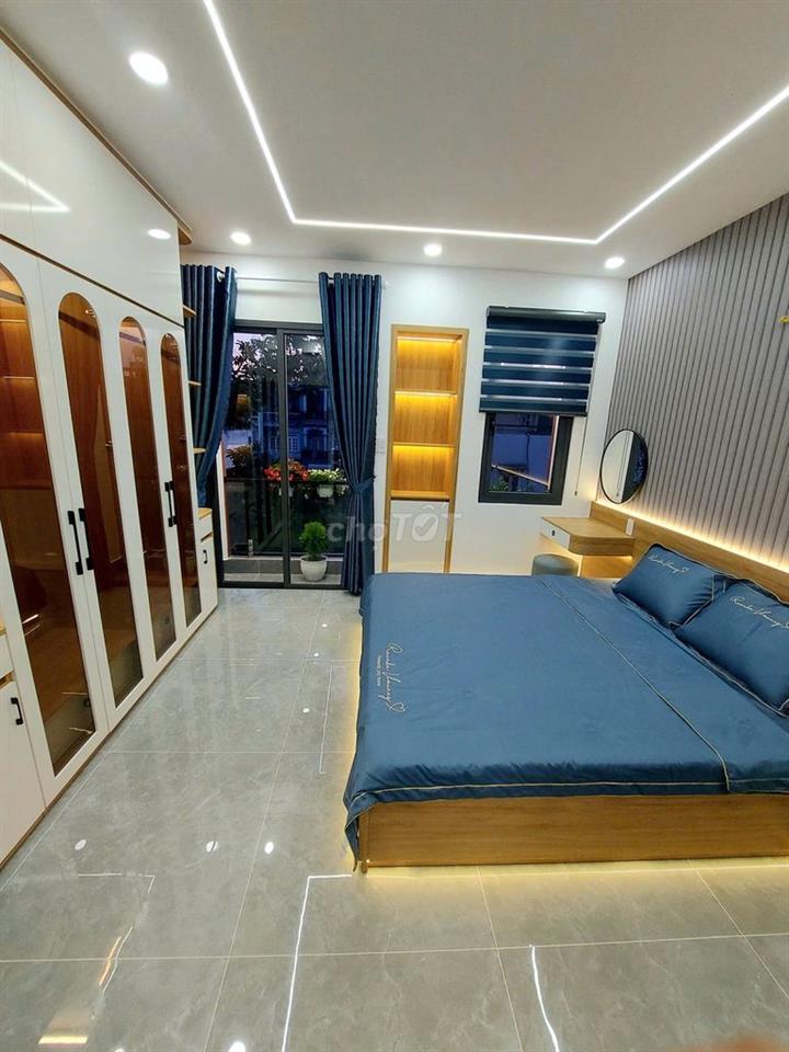 Đang ngộp cần ra đi gấp