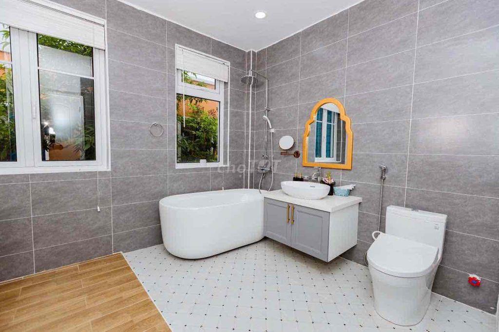 Villa đầy đủ nội thất như hình, giá chỉ 14 triệu gồm PQL và Wifi