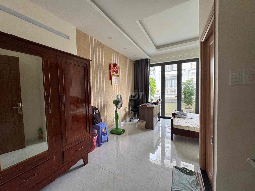 BÁN NHÀ ĐẸP KHU BÌNH TÂN – NHÀ RỘNG, NỘI THẤT ĐẸP, DỌN VÀO Ở NGA