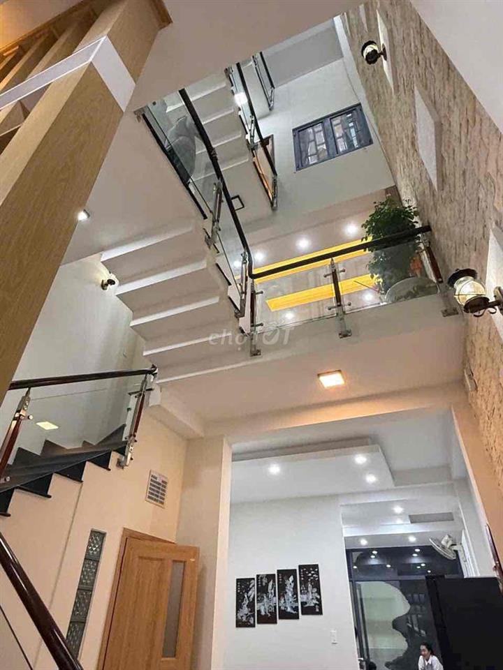 BÁN NHÀ ĐẸP KHU BÌNH TÂN – NHÀ RỘNG, NỘI THẤT ĐẸP, DỌN VÀO Ở NGA