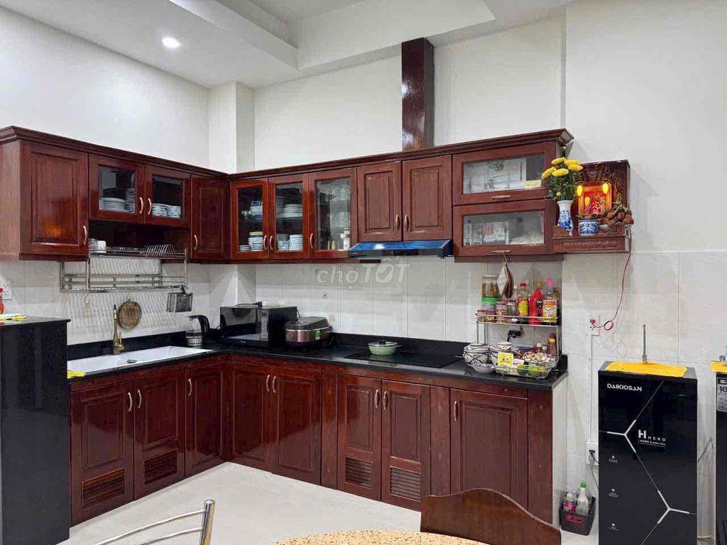 BÁN NHÀ ĐẸP KHU BÌNH TÂN – NHÀ RỘNG, NỘI THẤT ĐẸP, DỌN VÀO Ở NGA